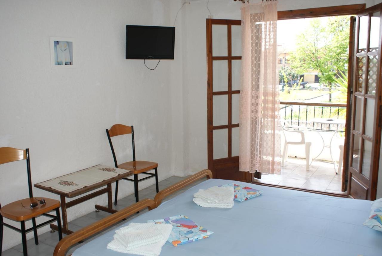 Hotel Agni -Enoikiazomena Diamerizmata Kallithea  Exterior photo